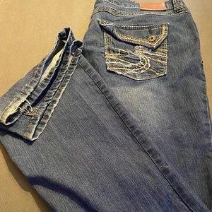 Maurices jeans
